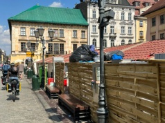 Festiwal Pierogów wraca na Mały Rynek. Rok temu były lodówki w słońcu, jedzenie obok śmietników i interwencja urzędników.