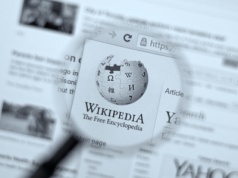 Jak Wikipedia walczy z niskiej jakości treściami generowanymi przez sztuczną inteligencję?