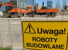 Wojna dewelopera z przedsiębiorcą. W ruch poszły nawet dźwigi