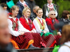 RYM SIĘ NIESIE PO POLU PO LESIE. „Dzisiaj wszyscy młodzi” [POSŁUCHAJ]