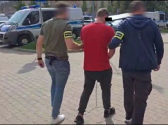 Szokujące sceny przed dworcem w Łodzi. 35-latek miał zgwałcić znacznie młodszą kobietę