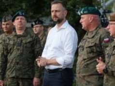 Symbolika Kosiniaka-Kamysza: Rozmowy na Alasce i rocznica Bitwy Warszawskiej