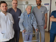 Lekarze z Bełchatowa nie patrzą na metrykę. 102 lata pana Tomasza nie były przeszkodą!