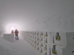Ten lód przetrwał ponad milion lat. Teraz go roztopią