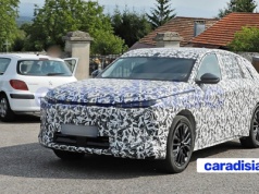 Nowy DS N°7 – następca najlepszego SUV-a DS Automobiles coraz bliżej. Jakie otrzyma napędy?
