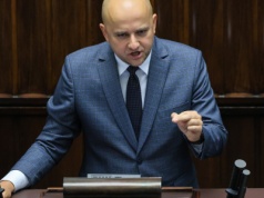 Flaga UPA na koncercie w Warszawie. Matecki: nie możemy pozwolić