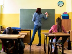 To już oficjalne. Od 1 września 2026 nie będzie już 45-min lekcji. Zmiany obejmą jeden przemiot