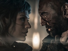 Polacy oszaleli na punkcie zmiażdżonego przez krytyków filmu akcji z Millą Jovovich na Prime Video. Nakręcone w Polsce fantasy stało się numerem 1 już dzień po premierze