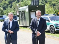 Okrzyki na konferencji Żurka i Kierwińskiego. 