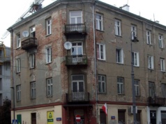 Nowy sposób dilerów narkotykowych na Pradze. Ukrywają linki w graffiti