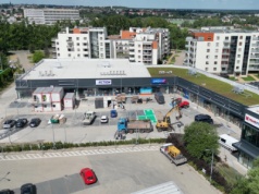 Otwarcie nowego centrum handlowego w Lasowicach opóźnione. Sklep Action wciąż zamknięty.