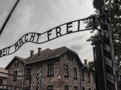 81 lat temu Niemcy rozpoczęli deportacje warszawiaków do Auschwitz