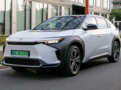 Toyota bZ4X z rabatem w wysokości do 30 000 złotych, oferowana od 184 900 złotych. To już rozsądnie