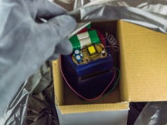 Ukrainka nadała paczkomatem bombę. Stanie przed sądem
