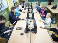 MEN sypie kasą na nowy program dla uczniów. Do podziału aż 260 milionów