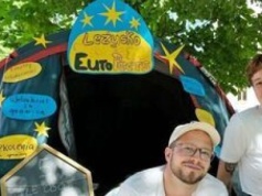 Hamaki, gry i pomysły na przyszłość Lublina. Plac Litewski w rytmie Międzynarodowego Dnia Młodzieży