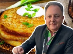Robert Makłowicz zawsze dodaje do placków ziemniaczanych. Wychodzą rumiane i chrupiące