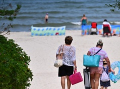 Martwy wieloryb przy polskiej plaży. Sanepid wydał komunikat dla plażowiczów