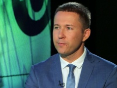 Dolar obrywa przez politykę
