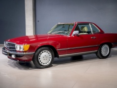 Mercedes 560 SL R107 1987 – 199000 PLN – Poznań