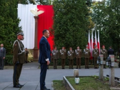 Hołd dla bohaterów 1920 roku. Prezydent wziął udział w Apelu Pamięci na Powązkach