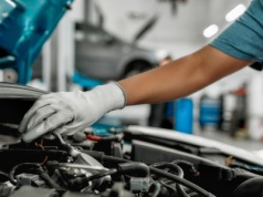 Nie naprawił i żąda pieniędzy. Co zrobić, gdy mechanik przetrzymuje auto
