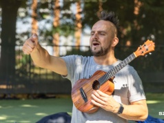 Lekkość i hawajski ogień. Ukulele opanowały Ogrody Śródmieście [ZDJĘCIA]