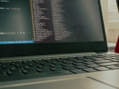 Zapomnij o Windowsie! Te dystrybucje Linuxa robią furorę w 2025 roku.
