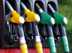 Pierwszy taki pozew. „Klimatyczni” aktywiści chcą zaorać przemysł petrochemiczny