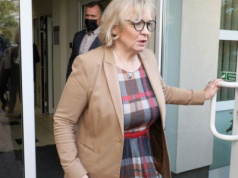 Podwyżki w ochronie zdrowia jak dla emerytów? Ochman: nie ma zgody na odejście od średniej krajowej