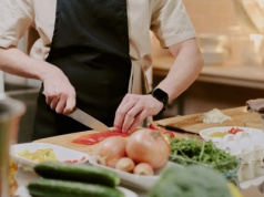 Restauracje stawiają na produkty lokalne. W prestiżowych lokalach wolą pstrąga od błękitnopłetwego tuńczyka