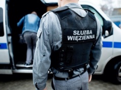Obiecali im mieszkania i podwyżki, a zostali z niczym. Funkcjonariusze wyjdą na ulice