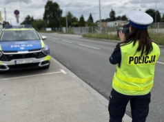 Niebezpieczne zdarzenia drogowe podczas długiego weekendu na drogach w Jaworznie