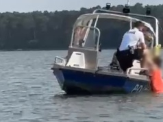 Policjanci uratowali 39-latkę przed utonięciem w Zalewie Zemborzyckim