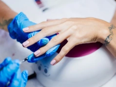 Od 1 września zakaz TPO w kosmetykach. Manicure hybrydowy i żelowy nadal możliwy