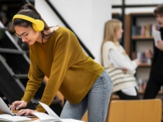 Wakacyjna praca studenta. ZUS wyjaśnia, na co uważać
