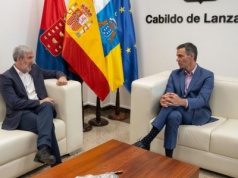 Sánchez przerwał wakacje dla migrantów z Kanarów