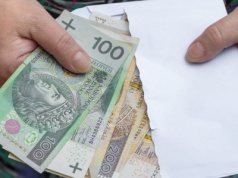 Czternastki dla emerytów. ZUS wydał komunikat w sprawie wysokości i wypłat