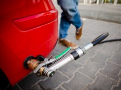 Samochody na LPG podbiły serca Polaków. Wciąż jest najtaniej
