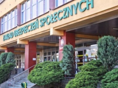 Zjadła z mężem obiad na L4. ZUS kazał jej zwrócić 60 tys. zł