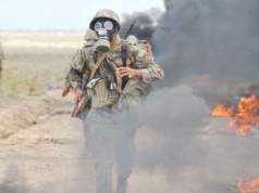 Ta tkanina neutralizuje gaz bojowy. Jest lekka jak bawełna