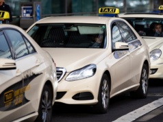 Po 50 latach czas na historyczne zmiany. To koniec taxi w kolorze "budyniu"