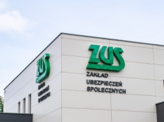 Kobieta na L4 przyniosła mężowi obiad do pracy. ZUS zażądał 60 tys. zł
