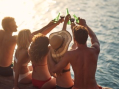 Celebryci prawomocnie ukarani za reklamę alkoholu. Kary po kilkaset tysięcy zł
