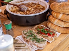 Chlebek i coś do chlebka [ Społeczeństwo ]