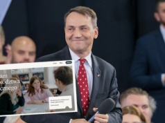 Sikorski będzie gościem na wydarzeniu organizowanym przez fundację jego syna, podejrzewa się, że to przymiarki do kampanii w 2030