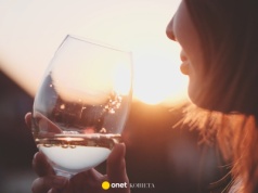 Co się dzieje z twoim ciałem, jeśli codziennie pijesz alkohol? Lista jest długa