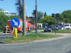 Pożar pustostanu przy ulicy Gdańskiej w Bydgoszczy. Zapalił się dach budynku