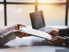 Czeka cię rozmowa o pracę? Te błędy skreślają na starcie