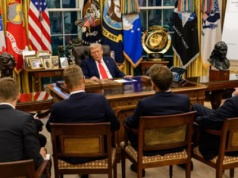 Czerwony dywan dla Putina, rząd krzesełek dla liderów UE. Co wynika ze smutnego show Donalda Trumpa?